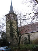 Das Foto basiert auf dem Bild "Evangelische Kirche" aus dem zentralen Medienarchiv Wikimedia Commons und steht unter der GNU-Lizenz für freie Dokumentation. Der Urheber des Bildes ist Mussklprozz.