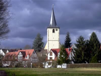 Das Foto basiert auf dem Bild "Der Ortskern mit Kirche, von der Murr her gesehen" aus der freien Enzyklopädie Wikipedia und steht unter der GNU-Lizenz für freie Dokumentation. Der Urheber des Bildes ist Ssch.