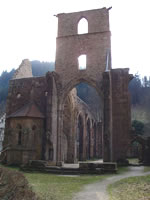Das Foto basiert auf dem Bild "Ruine des Klosters Allerheiligen im Lierbachtal" aus dem zentralen Medienarchiv Wikimedia Commons und steht unter der GNU-Lizenz für freie Dokumentation. Der Urheber des Bildes ist Kerish.