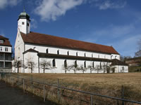 Das Foto basiert auf dem Bild "Pfarrkirche St. Johannes Baptist" aus dem zentralen Medienarchiv Wikimedia Commons. Diese Datei ist unter der Creative Commons-Lizenz Namensnennung-Weitergabe unter gleichen Bedingungen 3.0 Unported lizenziert. Der Urheber des Bildes ist DKrieger.