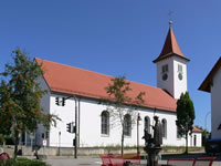 Das Foto basiert auf dem Bild "Schlier, Kath. Pfarrkirche St. Martin" aus dem zentralen Medienarchiv Wikimedia Commons. Diese Datei ist unter der Creative Commons-Lizenz Namensnennung 3.0 Unported lizenziert. Der Urheber ist Andreas Praefcke.