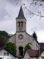 Das Bild basiert auf dem Bild: "Spiegelberger Kirche" aus dem zentralen Medienarchiv Wikimedia Commons und steht unter der GNU-Lizenz für freie Dokumentation. Der Urheber des Bildes ist Ssch.