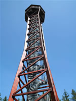 Das Foto basiert auf dem Bild "Teltschikturm" aus dem zentralen Medienarchiv Wikimedia Commons ist lizenziert unter der Creative-Commons-Lizenz Namensnennung-Weitergabe unter gleichen Bedingungen 2.0 Deutschland. Der Urheber des Bildes ist Chistophe Thil.