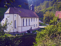 Das Foto basiert auf dem Bild "Wittichen, Klosterkirche" aus der freien Enzyklopädie Wikipedia und steht unter der GNU-Lizenz für freie Dokumentation. Der Urheber des Bildes ist Andreas Frick.