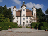Das Foto basiert auf dem Bild "Schloss Schönau in Bad Säckingen" aus dem zentralen Medienarchiv Wikimedia Commons und steht unter der GNU-Lizenz für freie Dokumentation. Der Urheber des Bildes ist Wladyslaw.