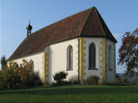 Das Foto basiert auf dem Bild "Weingartenkapelle" aus dem zentralen Medienarchiv Wikimedia Commons und ist unter der GNU-Lizenz für freie Dokumentation veröffentlicht. Der Urheber des Bildes ist DKrieger.