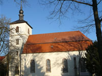 Das Foto basiert auf dem Bild "St. Johanniskirche" aus dem zentralen Medienarchiv Wikimedia Commons und steht unter der GNU-Lizenz für freie Dokumentation. Der Urheber des Bildes ist Jan Stubenitzky.