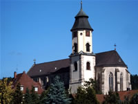 Das Foto basiert auf dem Bild "Katholische Kirche St. Michael" aus dem zentralen Medienarchiv Wikimedia Commons und steht unter der GNU-Lizenz für freie Dokumentation. Der Urheber des Bildes ist dealerofsalvation.