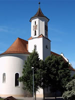 Das Foto basiert auf dem Bild "Katholische Kirche St. Benedikt" aus dem zentralen Medienarchiv Wikimedia Commons und steht unter der GNU-Lizenz für freie Dokumentation. Der Urheber des Bildes ist dealerofsalvation.