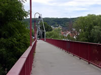 Das Foto basiert auf dem Bild "Freundschaftsbrücke zwischen Kleinblittersdorf und Grosbliederstroff" aus der freien Enzyklopädie Wikipedia und steht unter der GNU-Lizenz für freie Dokumentation. Der Urheber des Bildes ist die Gemeindeverwaltung Kleinblittersdorf.
